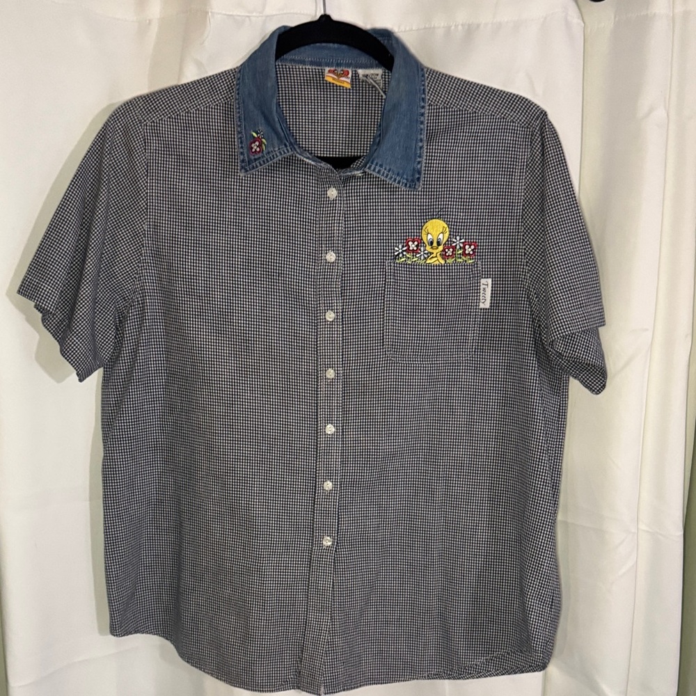 Vintage Looney Tunes SS button-down embroidered Tweety Bird size 18/20